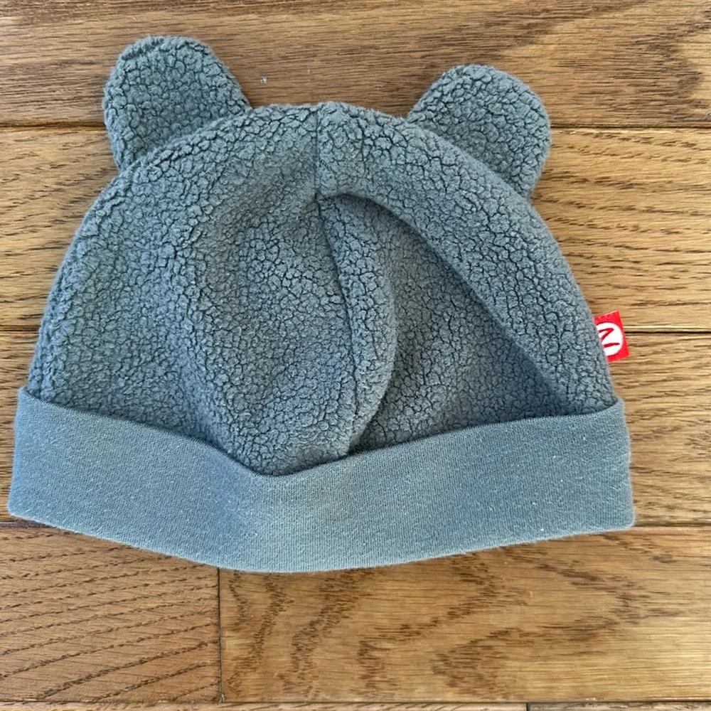 🤎🩶 ZUTANO & CHILDREN'S PLACE Baby Hat gray football 6 months hat EUC